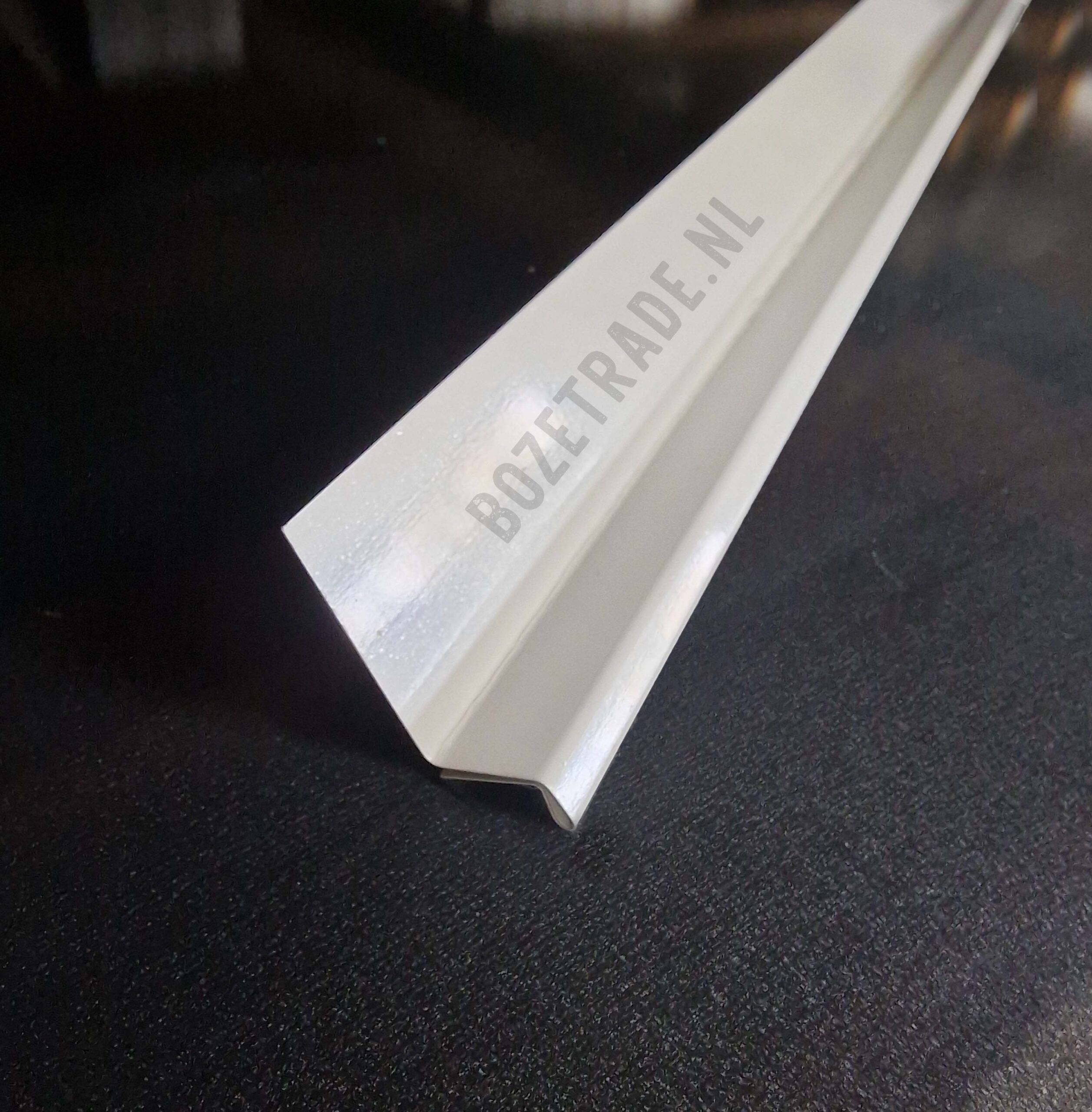 Lekdorpel voor gevelbekleding / vinyl siding Bozetrade.eu Lekdorpel voor gevelbekleding / vinyl siding