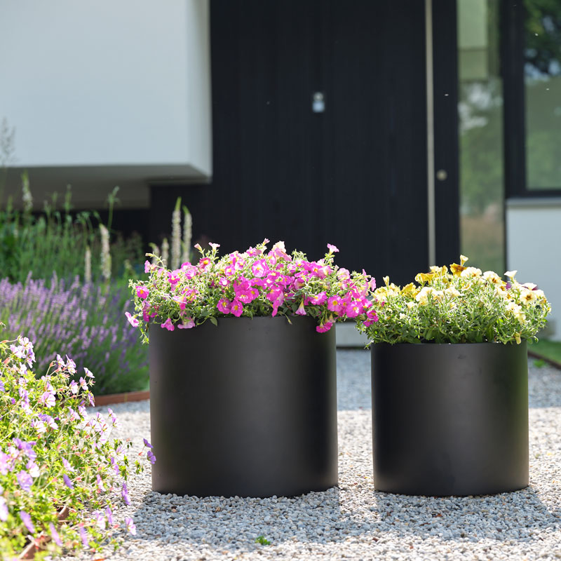 Overdreven binnenplaats Toepassen Grote zwarte vaas, bloempot of plantenbak - Groot zwart binnen en buiten!