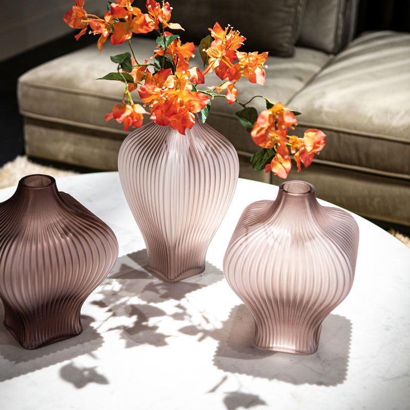 HALLI hoge glazen vaas bloemenvaas paars matglas elegant design 37cm