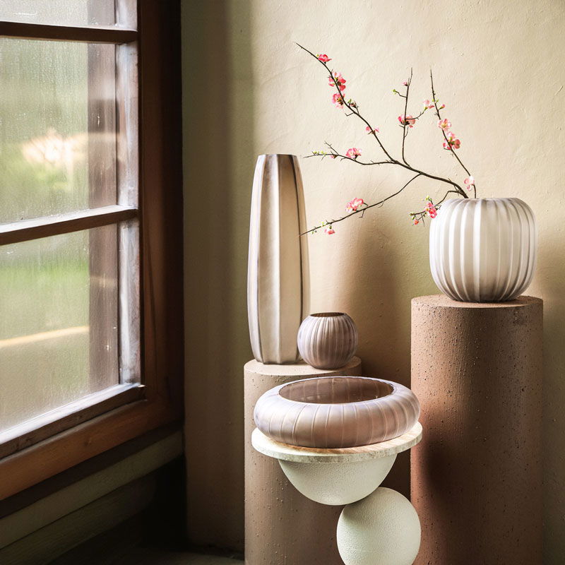 LEVENTE bloemenvaas glazen vaas decoratievaas beige matglas 30cm