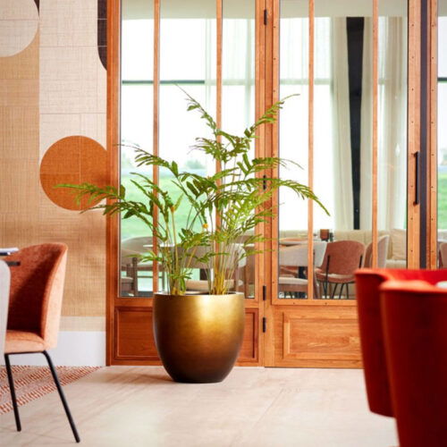 DUOO grote design bloempot goud brons voor binnen 54cm breed