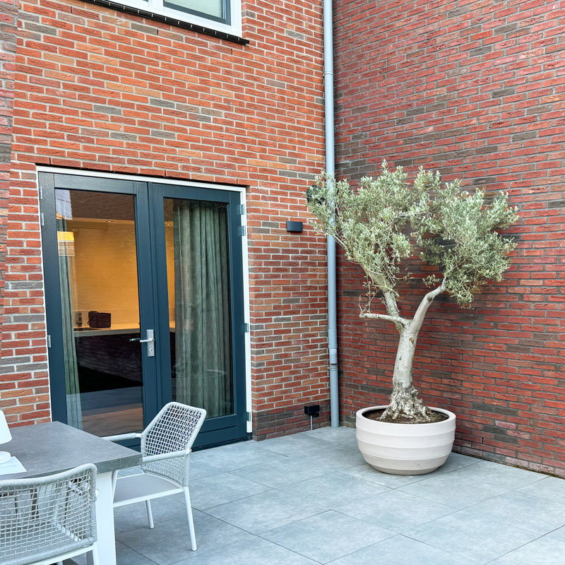 BORDO XL grote beige plantenbak bloempot groot design voor buiten 94cm breed