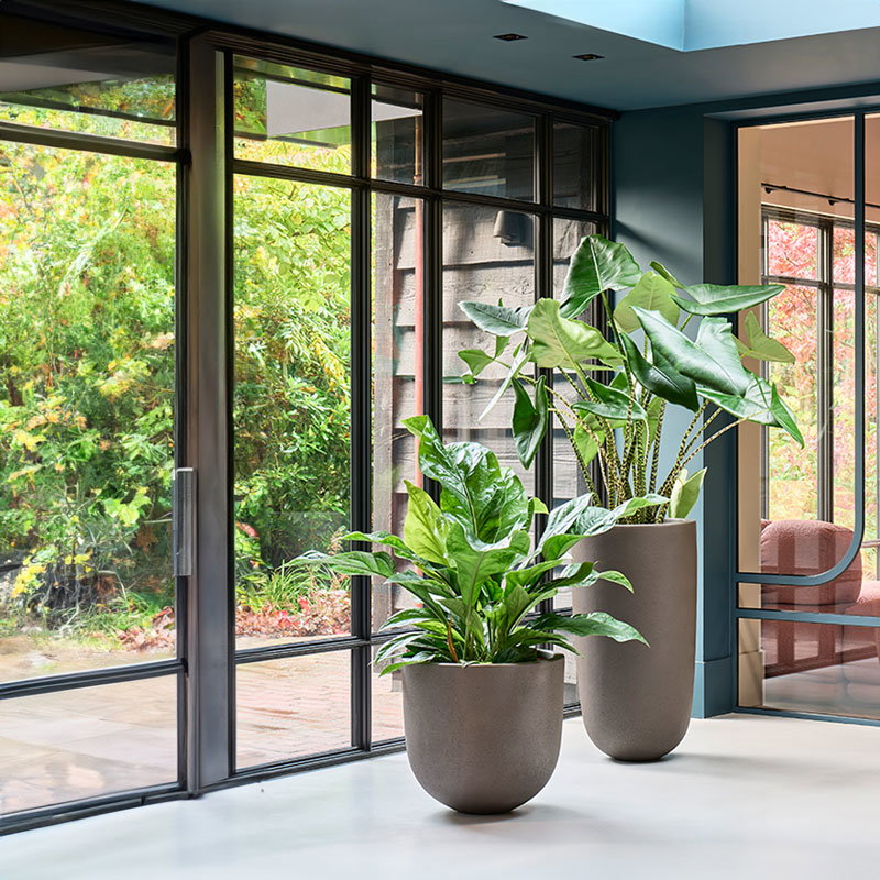 VADAA XL vaas bloempot groot en hoog design brons bruin voor binnen 90cm