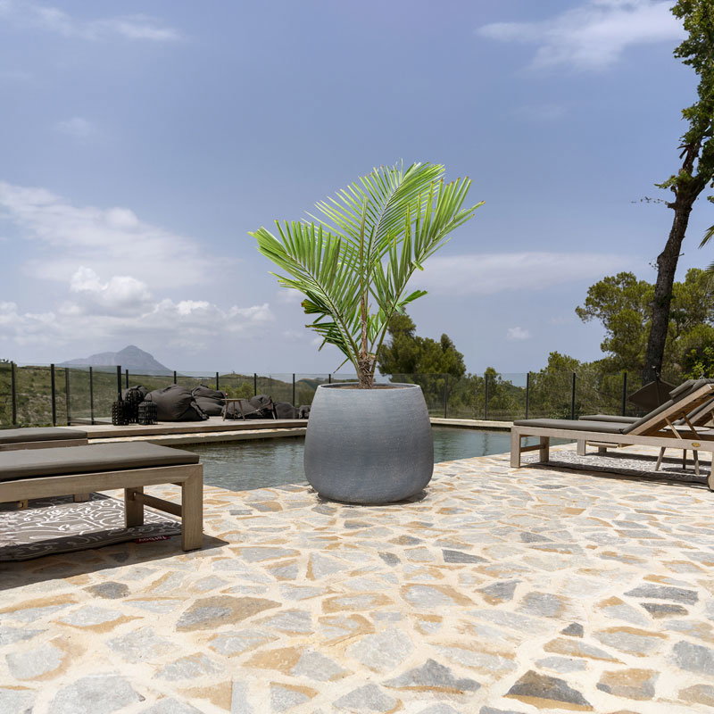 MILOO grote XL beton grijze plantenbak bloembak voor buiten 75cm breed