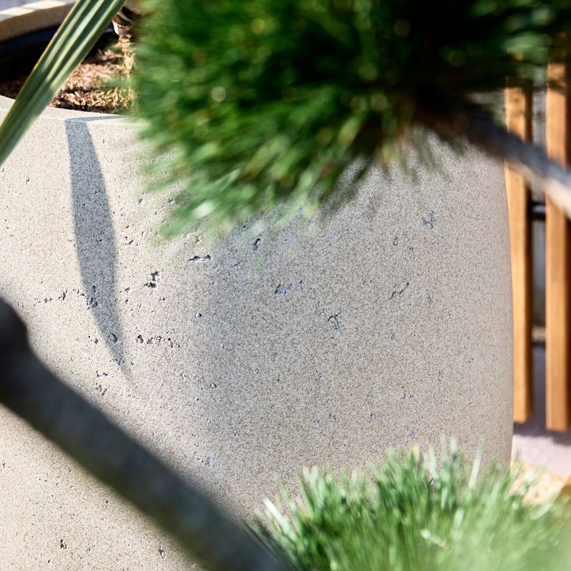 DARAA beton witte grote bloempot plantenbak hoog voor buiten 68m