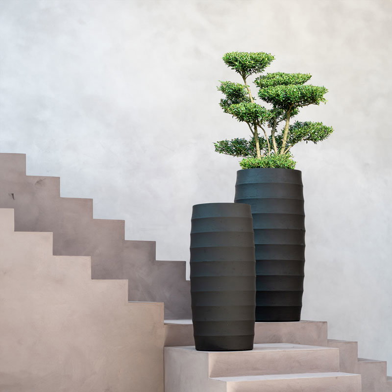 BORDO grote zwarte bloempot vaas hoog en hoog beton design voor buiten 110cm