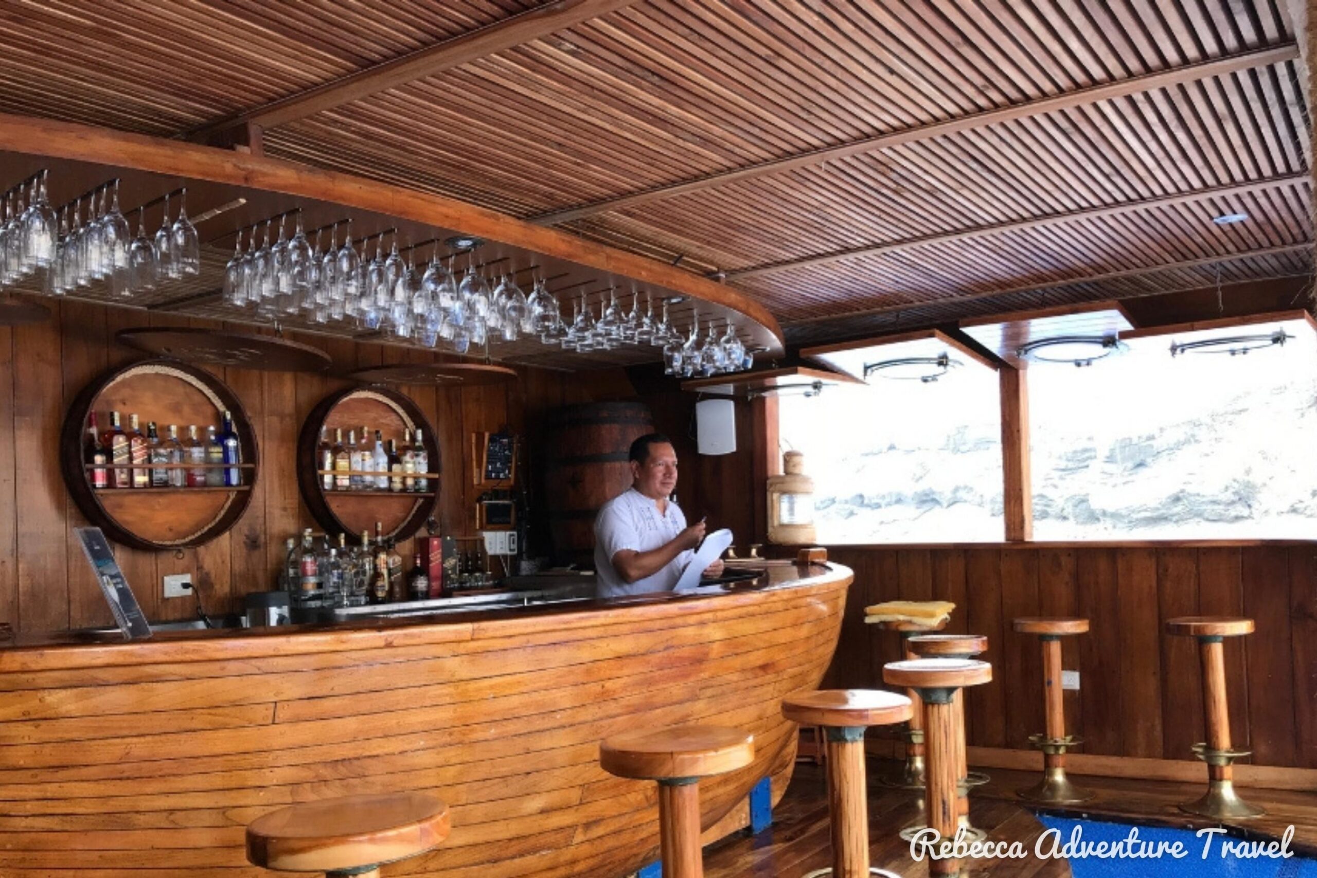 Galapagos Legend Cruise bar