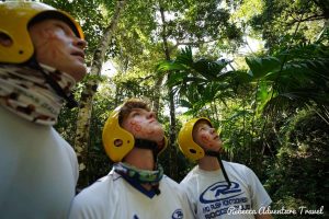 Travelers exploring the Amazonas