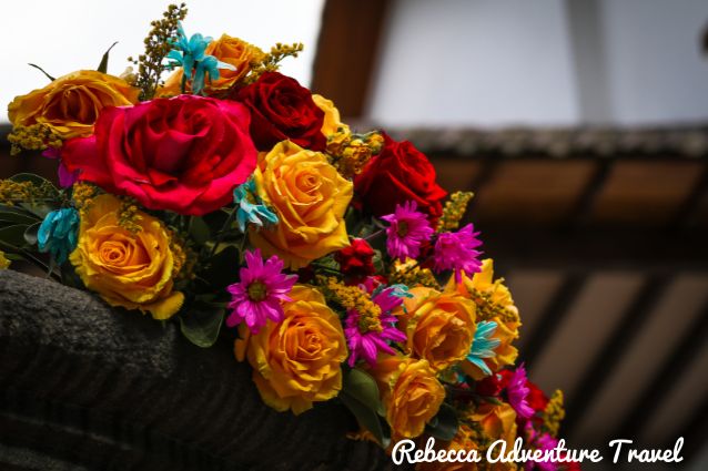Ecuadorian roses are beautiful decoration for destination weddings.