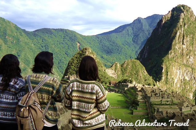 Friends travel to Machu Picchu.