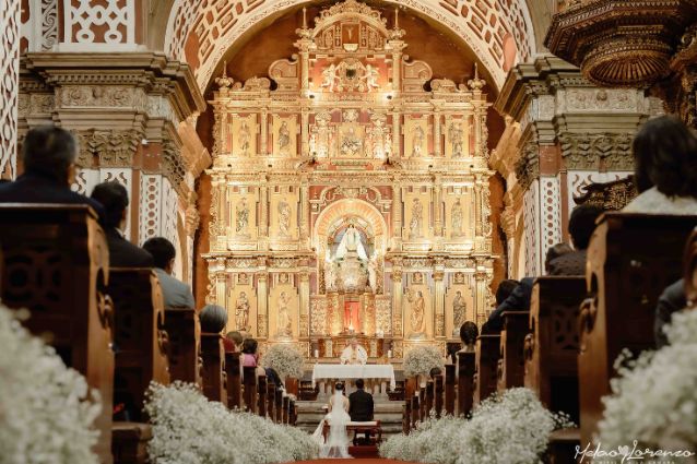 Wedding in traditional church in Quito.