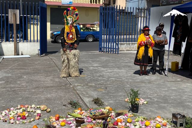 Familiarization tour in Pifo featuring traditional Ecuadorian costumes.