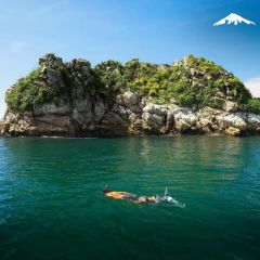 Rebecca Adventure Travel Isla Tortuga - Costa Rica Cruise