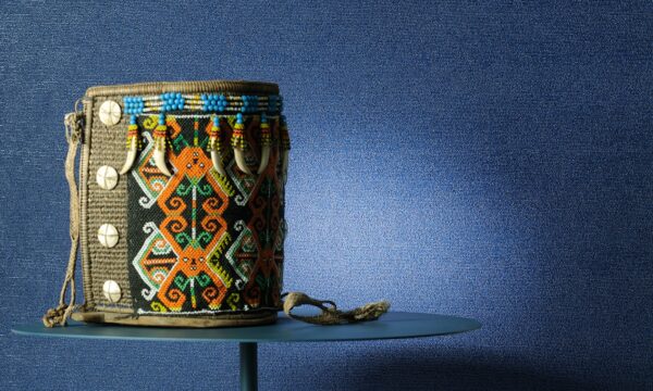 Detail van behang Jade uit de Perles-collectie van Élitis
