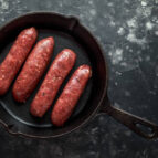 Schapen chipolata in pan
