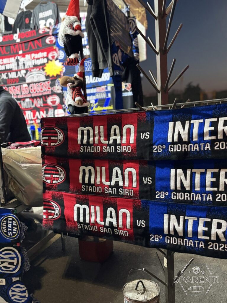 Sjaals van Milan tegen Inter voor de Derby della Madonnina