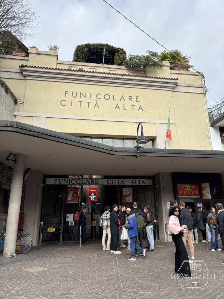 De funicolare naar Citta Alta in Bergamo