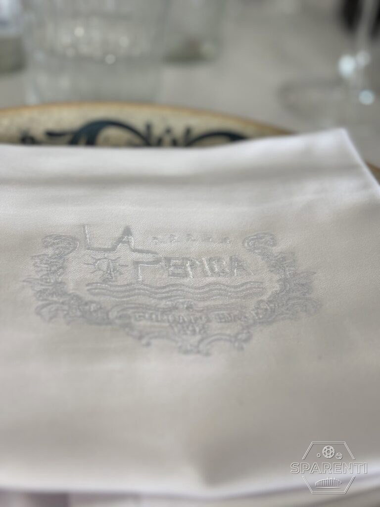 Een servet met het logo van La Pepica in Valencia