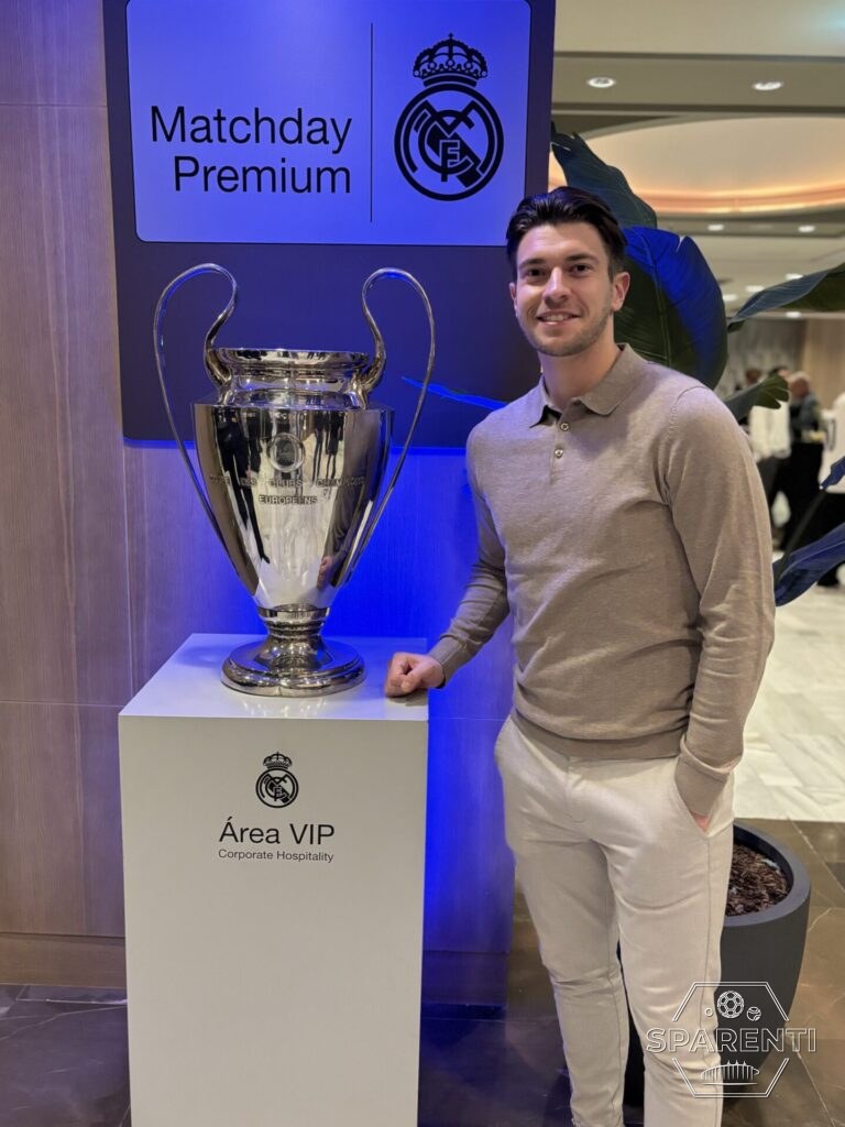 De Champions League-beker in het Bernabeu