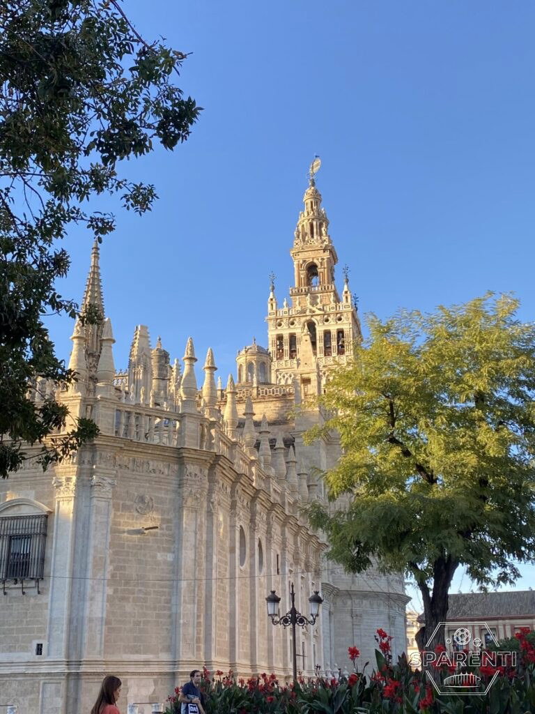 De Giralda van de kathedraal van Sevilla