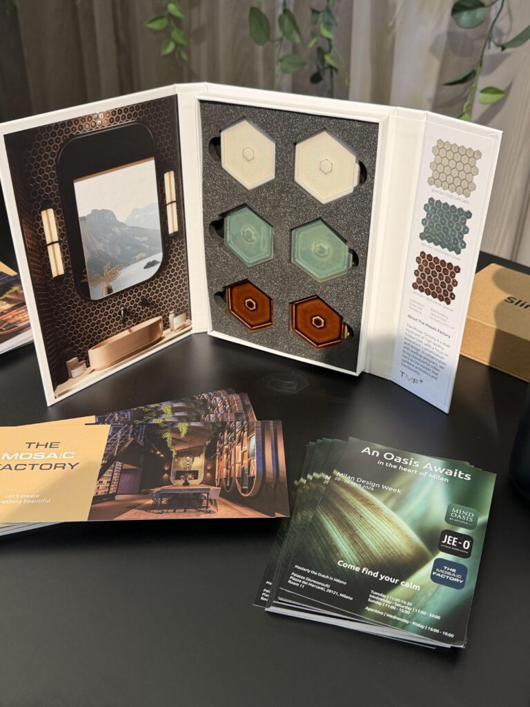 Sample box + flyers